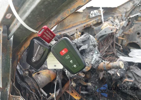 2022 Toyota Highlander Platinum z USA, uszkodzony, nr VIN 5TDFZRBH7NS190553